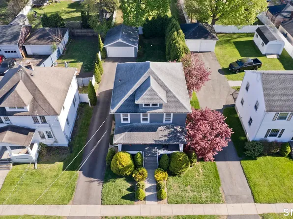 6 James Street, Windsor Locks, CT 06096