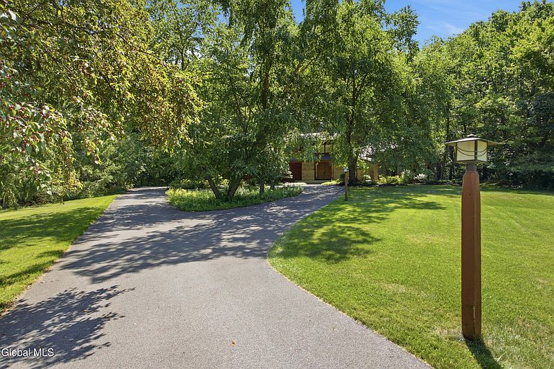 3rd image of 37 Covington Court