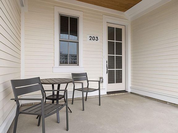 3rd image of 203 Mill Cir