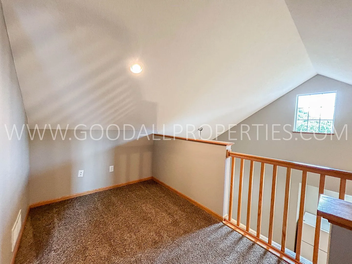 3 Bedroom, 2.5 Bath Corner lot Townhome in Urbandale — Photo 4