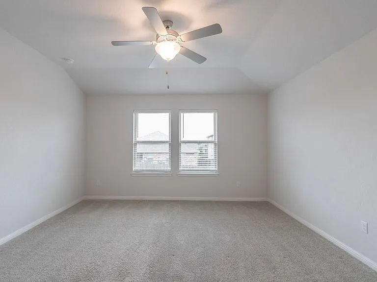 1605 Gerald Ln — Photo 8