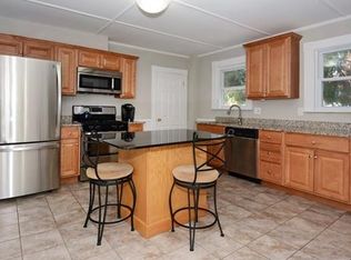 3 Soffron Ln #1, Ipswich, MA 01938