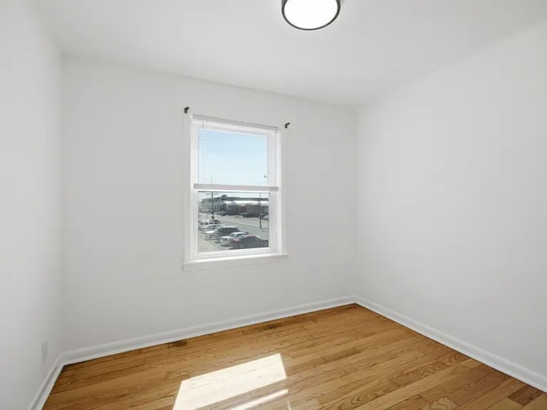 6456 S Lockwood Ave — Photo 9