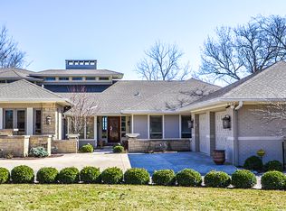 5804 N Prospect Rd, Peoria, IL 61614