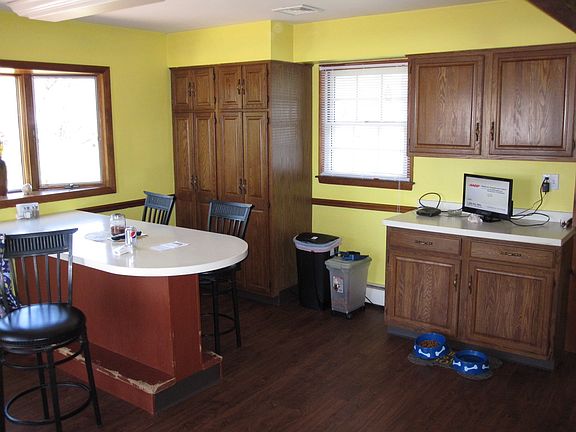 5th image of 10 Carlin Dr