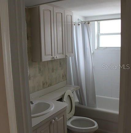 5th image of 1470 Sandalwood Dr