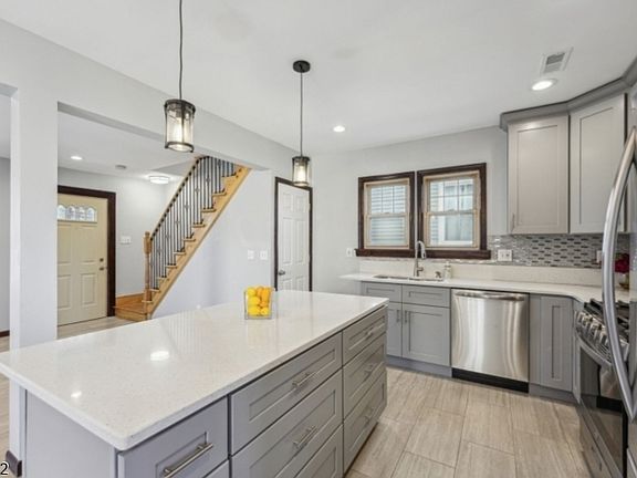 3rd image of 1252 Magnolia Pl