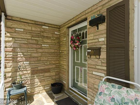 5th image of 404 W Rosemary Ln