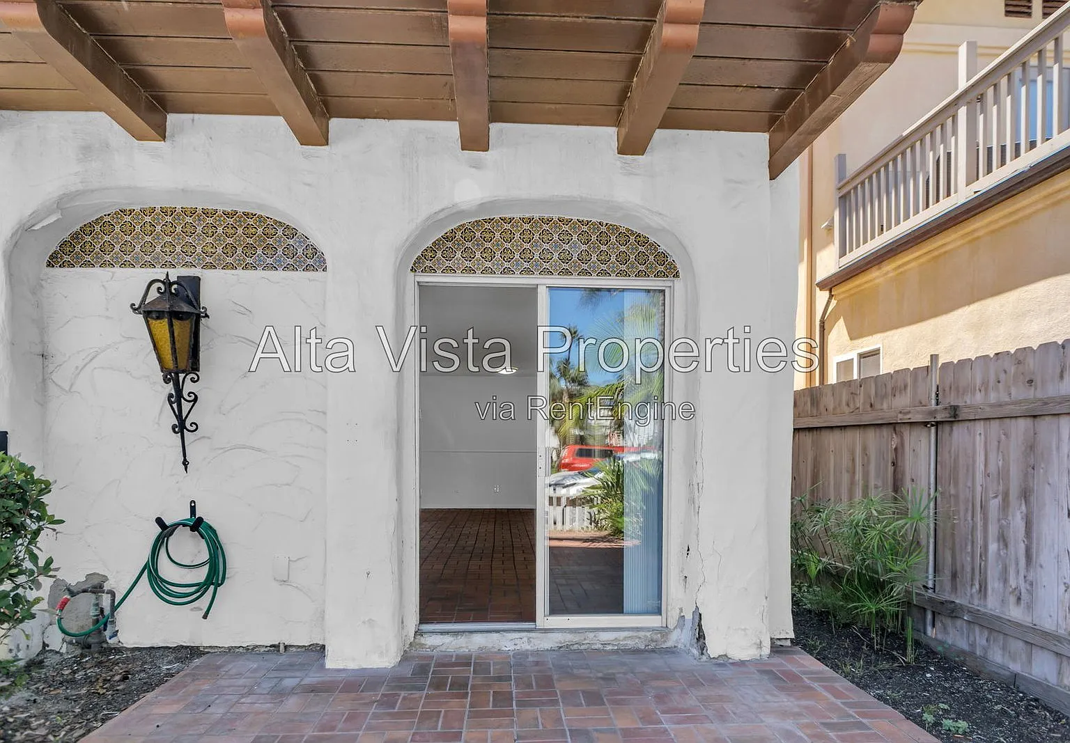 2 bed, 2.0 bath, 1000 sqft, $4,295 — Photo 3