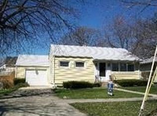 27 Rose St, Aurora, IL 60505