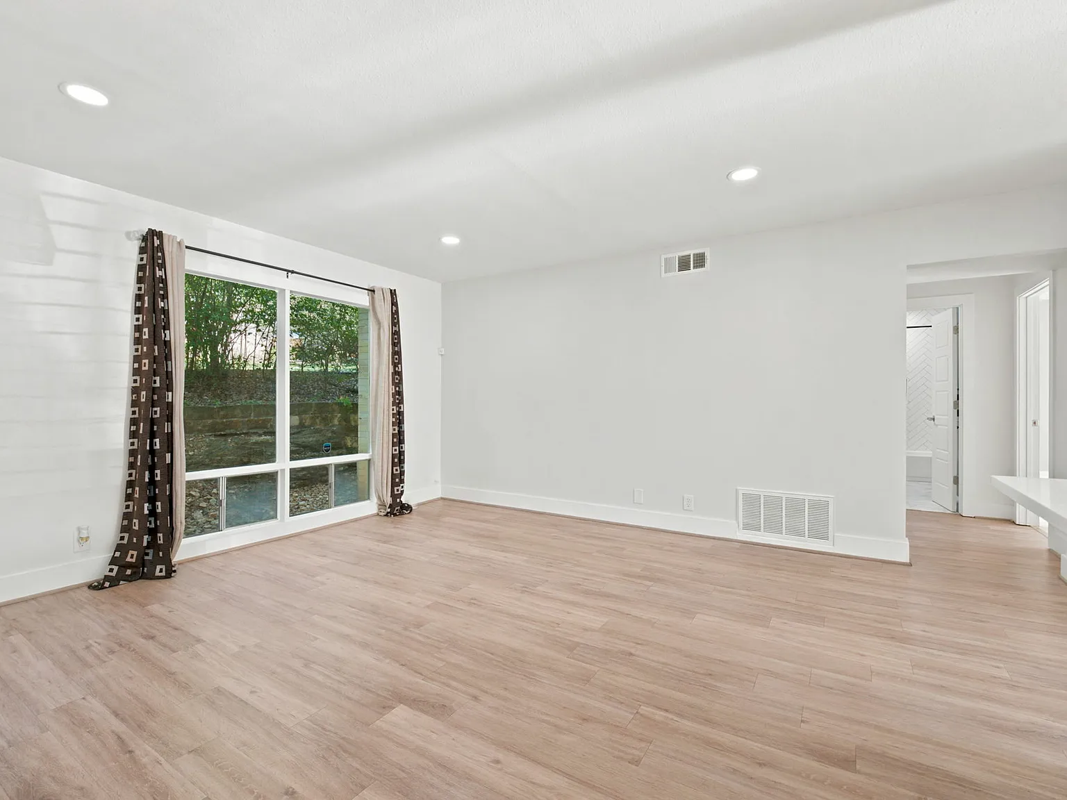 5332 Balcones Dr Unit#B, Austin Texas 78731 — Photo 4