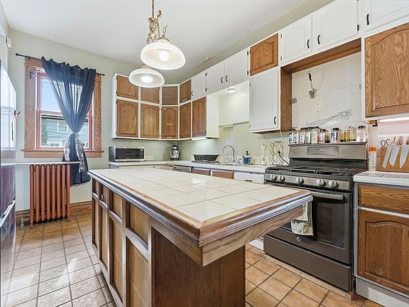 14th image of this home