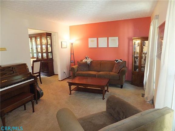 3rd image of 640 Bridgewater Ct