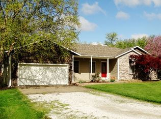 605 S Ivy Ln, Centralia, MO 65240
