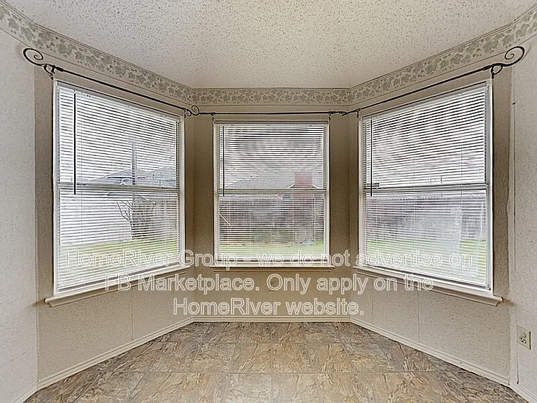 811 Miles Ln — Photo 6