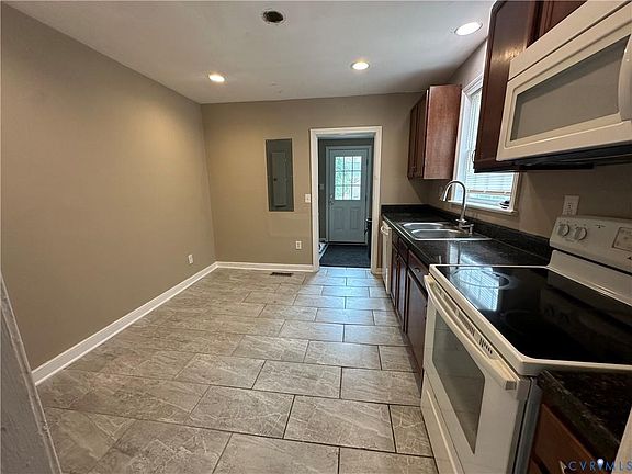 4th image of 2123 S Whitehill Dr