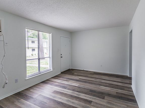 5th image of 3341 Southern Ave #105