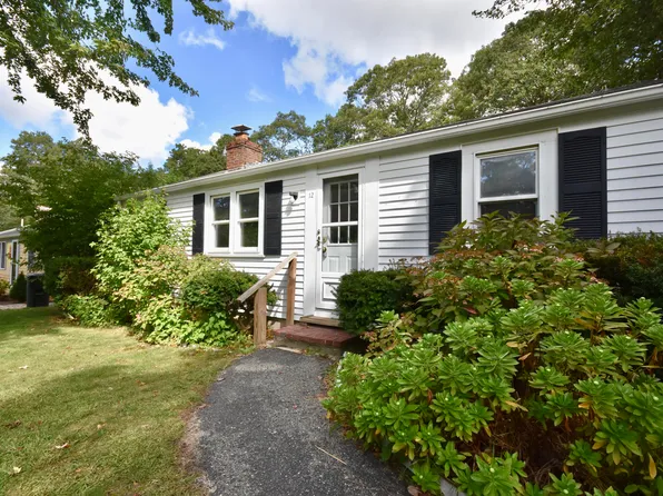 12 Lake Road E, West Yarmouth, MA 02673