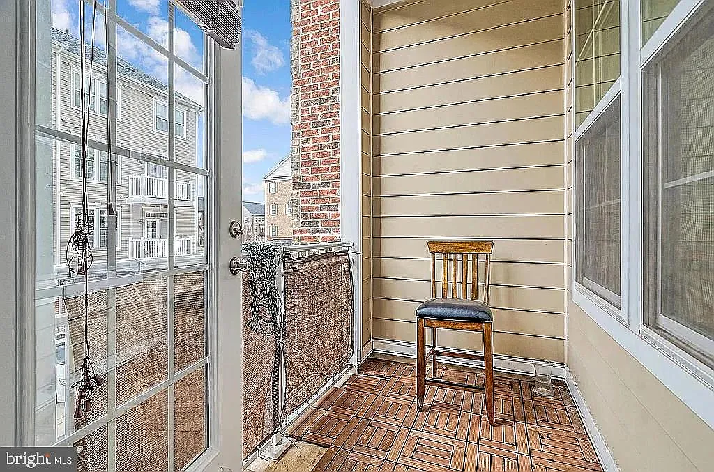 2 bed, 2.0 bath, 1333 sqft, $2,999 — Photo 4