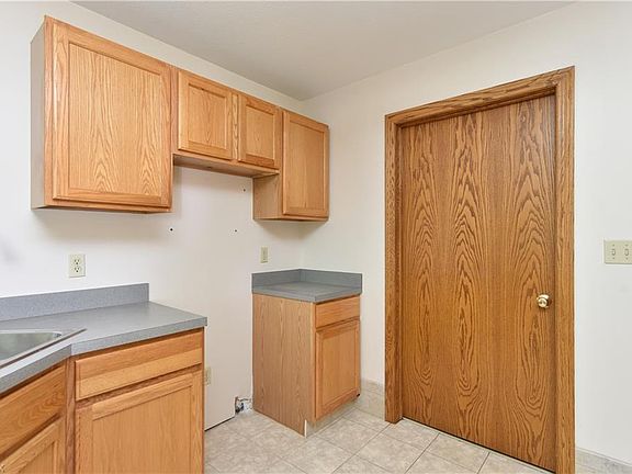 3rd image of 2364 Lexington Ave