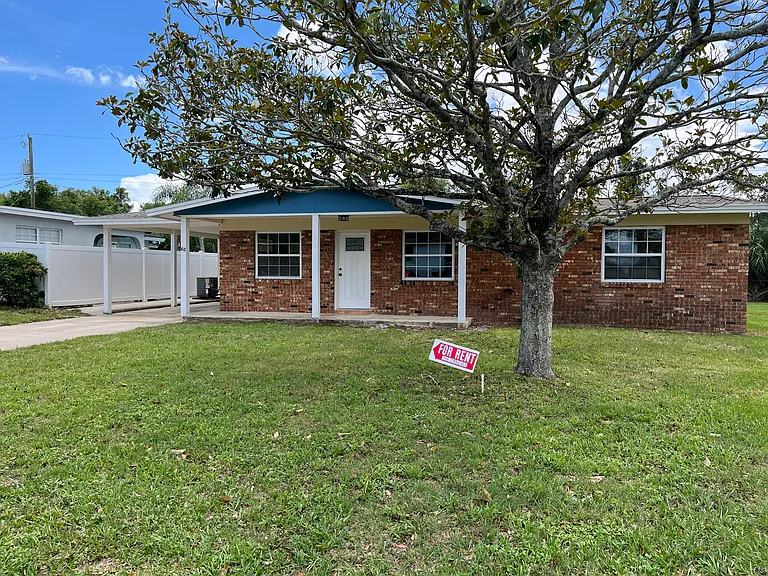 60 Circle Dr — Photo 1