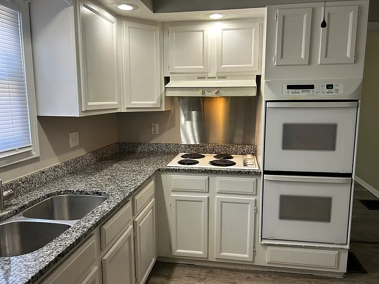1506 N Grant Ave — Photo 10