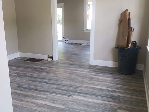 Dining rm have fix base board