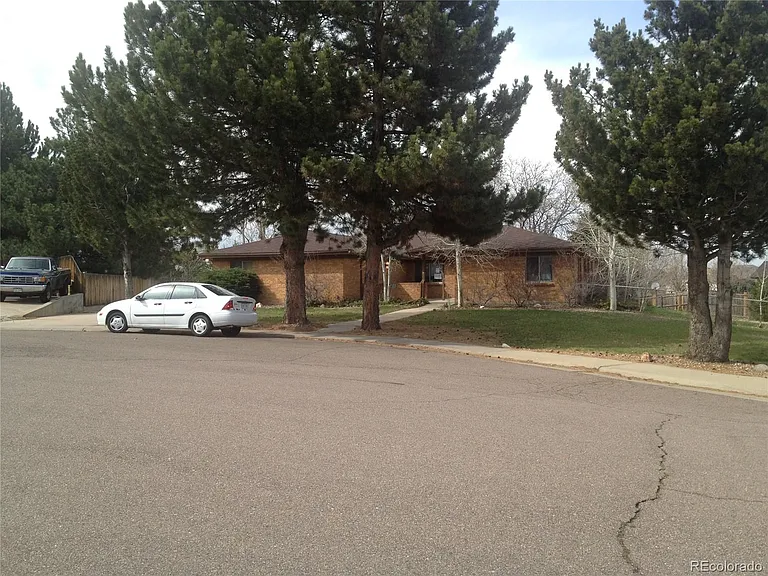 10989 Roseanna Dr — Photo 4