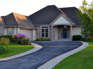 N96W14588 Emerald Ln, Germantown, WI 53022