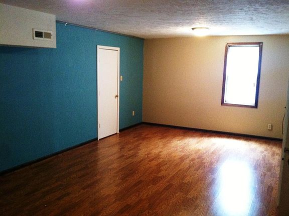 4th image of 912 Georgia Ave #B
