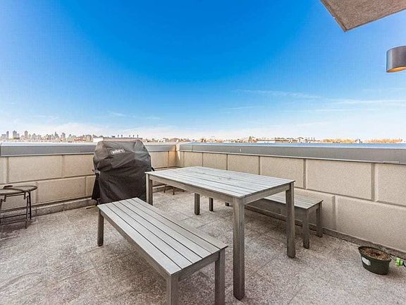 2nd image of 3161 37th St APT 6B