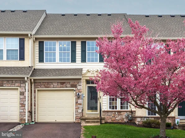 232 S Savanna Dr, Pottstown, PA 19465