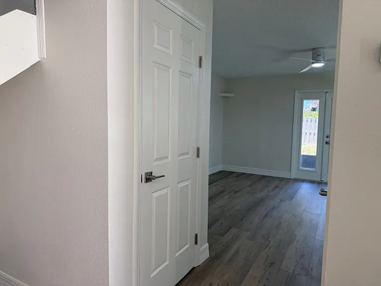 510 Jackson Ave — Photo 6