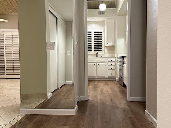 4th image of 70100 Mirage Cove Dr