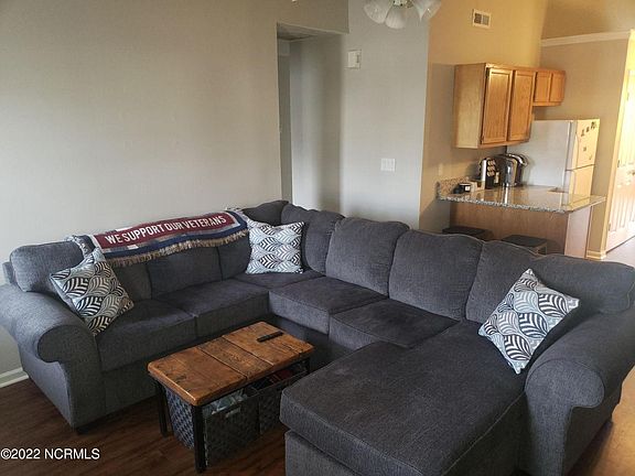 5th image of 104 Derwent Ct #B