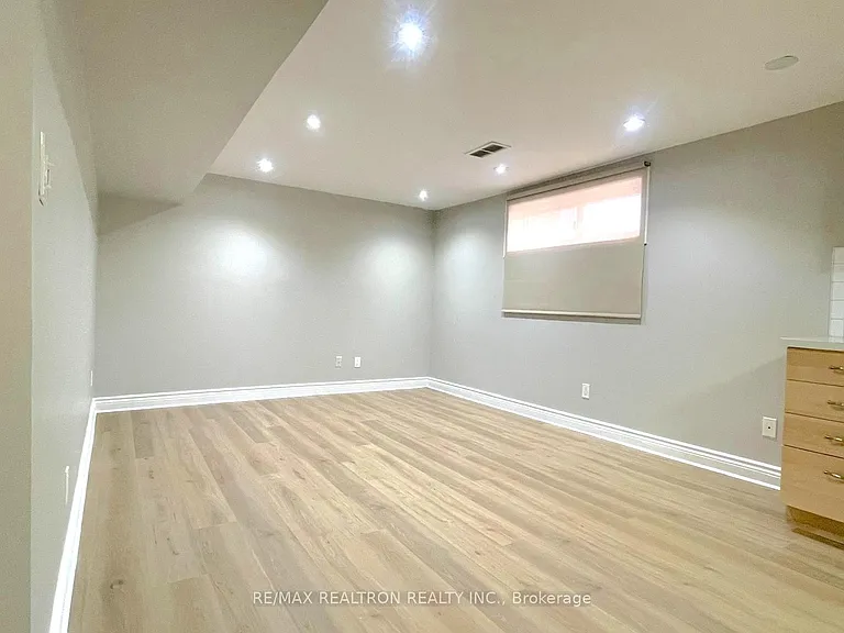 365 Mississauga Valley Blvd #LOWER — Photo 6