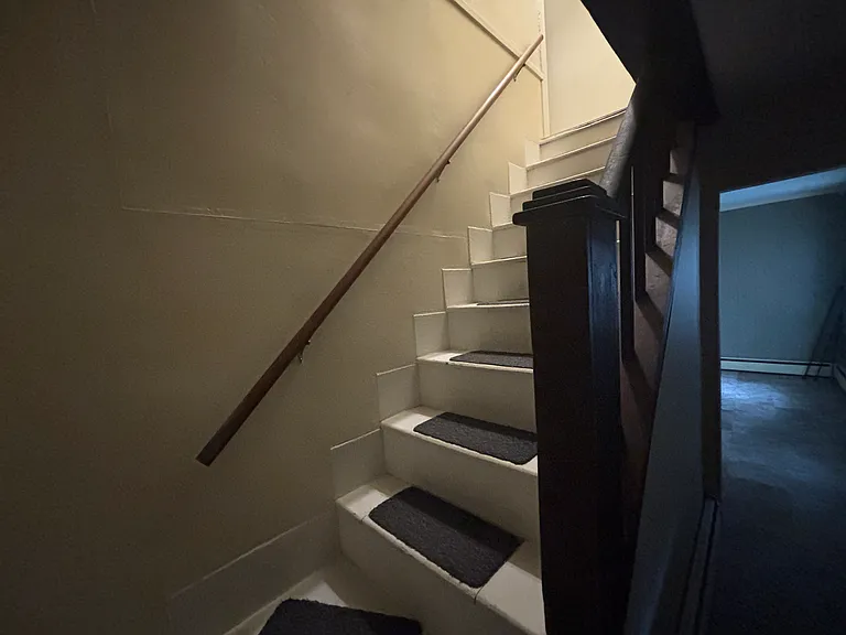 158-160 S Walnut St — Photo 3