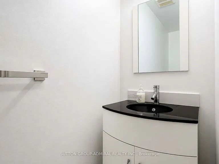 189 Warwick Cres #UPPER — Photo 11