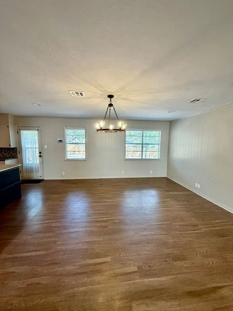 3 Bedroom 2 Bath in Gatesville — Photo 4