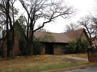 104 Shelmar Dr, Euless, TX 76039