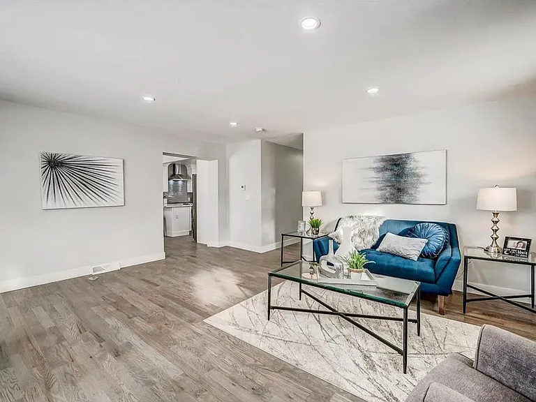 3240 Dexter St — Photo 11