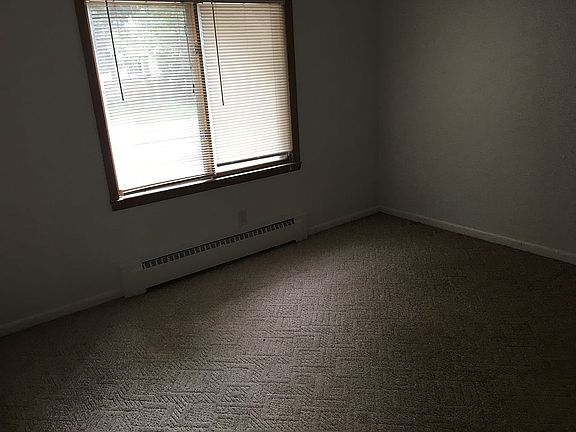 5th image of 1315 River Dr