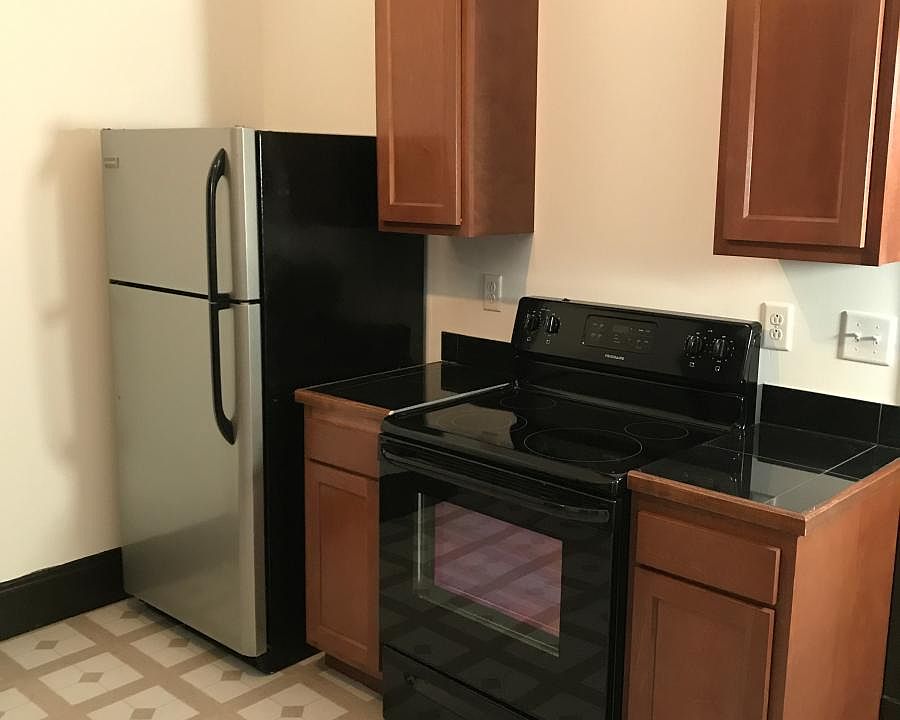 1st image of 525-527 Kelton Ave