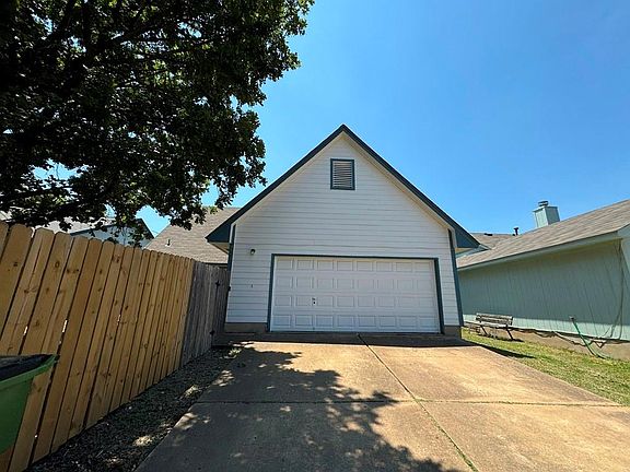 2nd image of 1805 Greenlawn Blvd