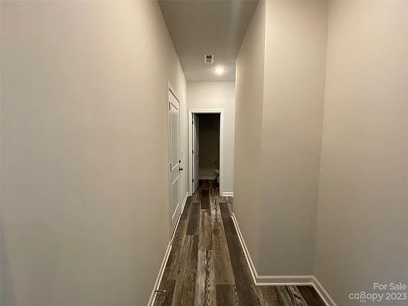 4th image of 129 Continental Dr #100
