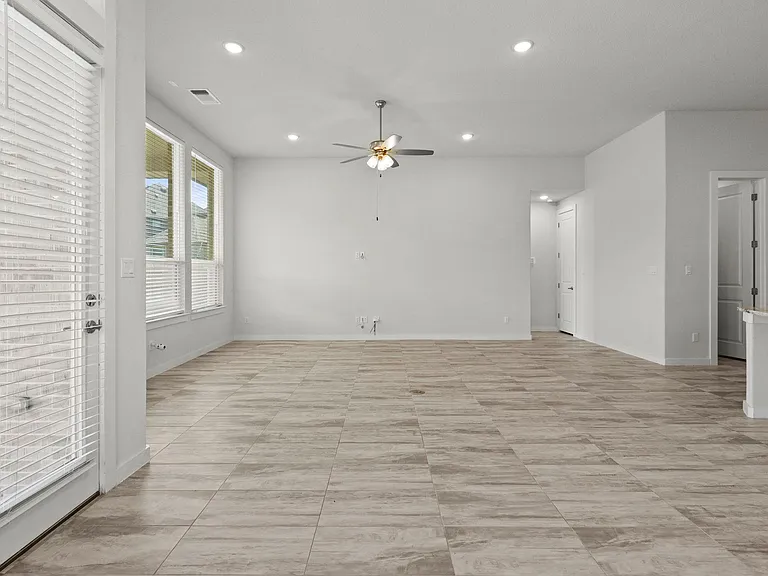 1204 Texas Ash Ln — Photo 12