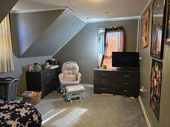 5th image of 219 20th Pl