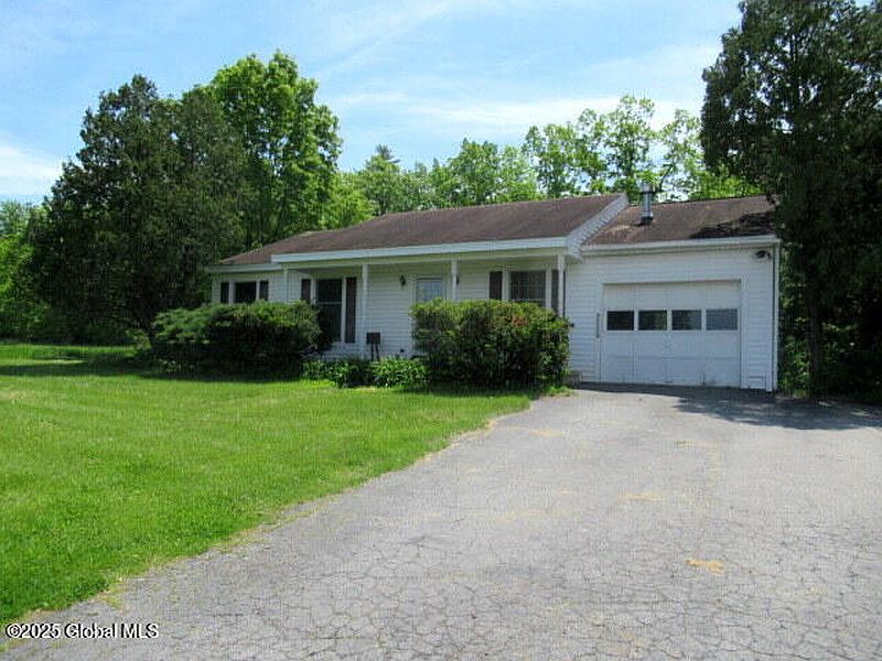 3rd image of 90 Blackhouse Road