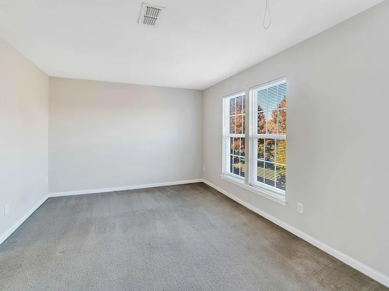 15744 Kensington Palace Ln — Photo 31
