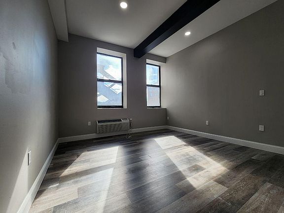 5th image of 69 Sparta Ave #301